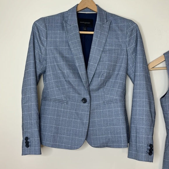 Banana Republic || Sheath Dress and Blazer; *Dress Size OOP; *Blazer Size OP - Picture 9 of 17